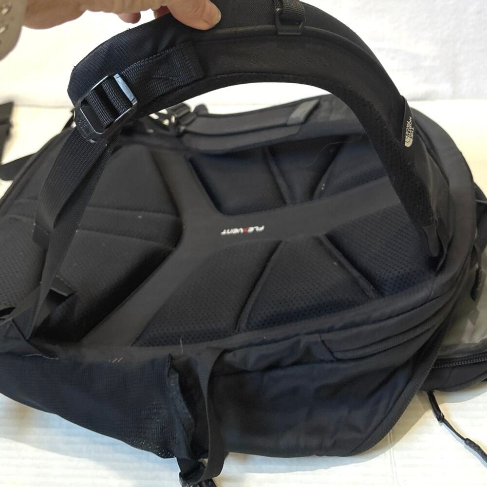 THE NORTH FACE Unisex Borealis Commuter Laptop Backpack Black One Size - Picture 12 of 13